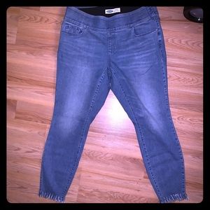 **NWOT...EXTRA LONG SKINNY OLD NAVY JEGGINGS**